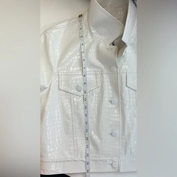 Alice + Olivia Chloe White Croc-Effect Faux Leather Crop Jacket Size XL NWT - Picture 13 of 16